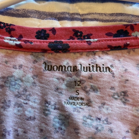 Woman within Tee Shirt - Picture 4 of 5